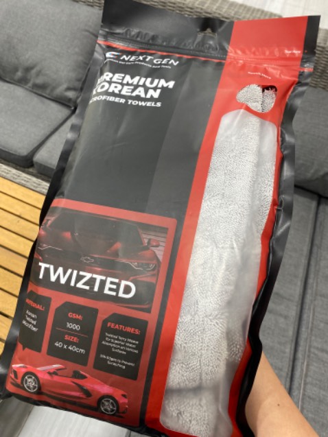 Khăn cực kì dày dặn, cách dệt cầm rất mềm tay, hút nước hút bụi tốt, đúng tiền nào của nấy. Chấm 10 điểm cho giá trị sản phẩm shop nha!