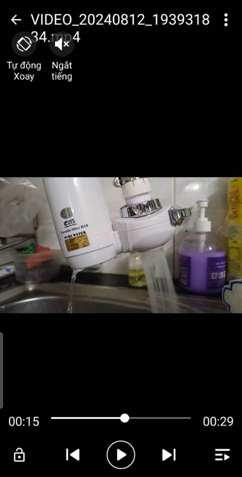 Tôi đã đặt mua 1 Đầu lọc nước trực tiếp tại vòi Eurolife EL-LS-D10 và đã nhận hàng ngày 11.8.2024. Sau khi nhận hàng tôi đã lắp đặt nhưng kết quả không đúng như ý muốn: đầu lọc nước chỉ lọc được rất ít nước lọc, phần lớn lượng nước còn lại đều chảy qua bộ phận không lọc( tôi mua đầu lọc nước chủ yếu là để lấy được lượng nước khá nhiều đã qua xử lý, lọc để sử dụng cho sinh hoạt nấu nướng nhưng lượng nước thu được lại quá ít không như hình ảnh quảng cáo), khi chỉnh nút điều chỉnh để giảm hay tắt phần không qua lọc đều không điều chỉnh được và lượng nước qua đầu lọc vẫn rất ít. Tôi đã kiểm tra lại thấy mình lắp đặt đúng theo hướng dẫn nên tôi không hiểu là lượng nước qua đầu lọc quá ít là nguyên nhân gì, vì vậy xin TiKi cho tôi đổi lại đầu lọc khác đã qua kiểm tra kỹ lưỡng để tránh tình trạng tôi đã nêu trên. Sau đây tôi sẽ gửi kèm hình chụp đầu lọc đang hoạt động: