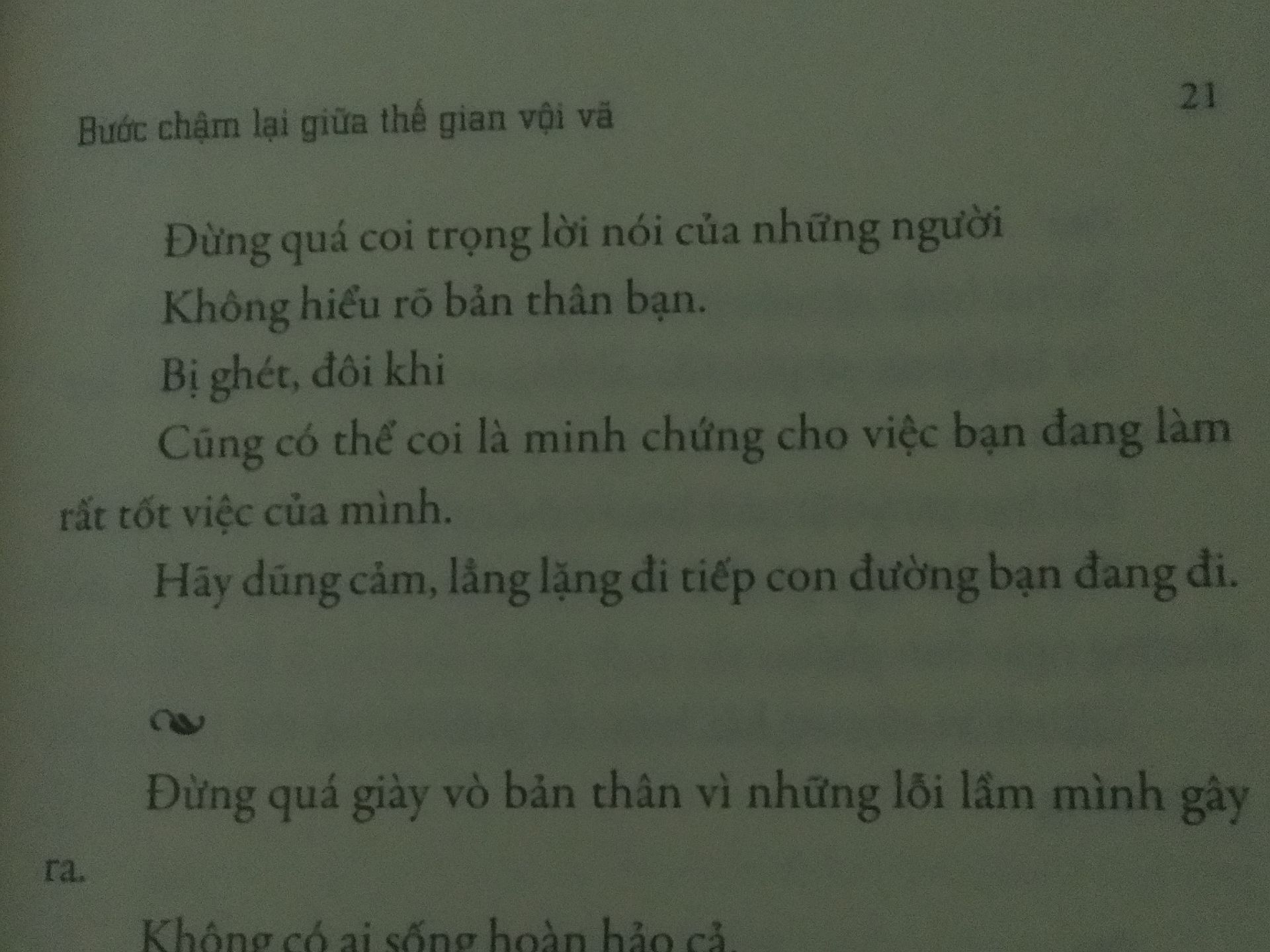 Giao Hàng Nhanh ( mới 2 ngày là giao tới rồi) 
Sách đẹp nhưng có cong góc một xíu nhưng thôi ko sao cho shop 5 sao nha 
Lần sau shop cãi thiện phần đóng gói một xíu shop nên gói thêm 1 lớp bọc ngoài cho sách như vậy khi cho vào hộp nó sẽ ko bị cong góc