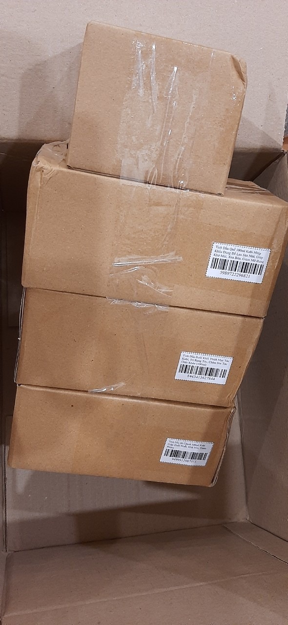 Sản phẩm rất tốt mình đã mua gần chục bình của shop luôn á?? tinh dầu chất lượng lắm mình pha vs dầu oliu massage mặt luôn mịn và sáng da nữa. Tinh dầu sả chanh rất thơm, ngọt và đuổi muỗi cực tốt.