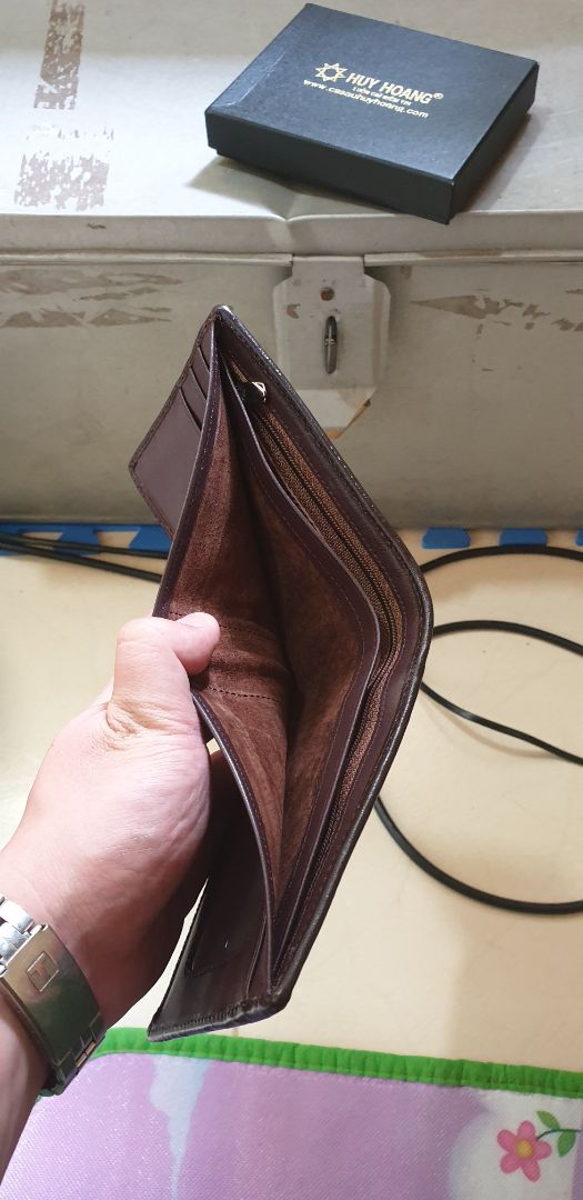 Vừa nhận được sản phẩm, cũng khá hài lòng về cấu hình. môi tội k giống màu trước khi mua, ví trên rõ màu nâu đỏ còn màu này nâu xỉn