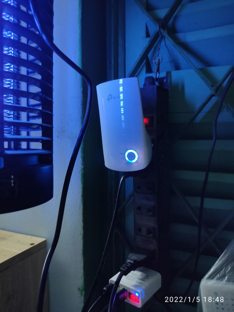 Thiết bị mở rộng sóng wifi, nếu cài đặt theo hướng dẫn như quảng cáo thì tầm 30' là xong, còn cài đặt theo catalogue thì kẻ mù công nghệ như túi là bó tay ! Chỉ cần nhìn hình ảnh gửi kèm là biết sản phẩm như thế nào rồi !?