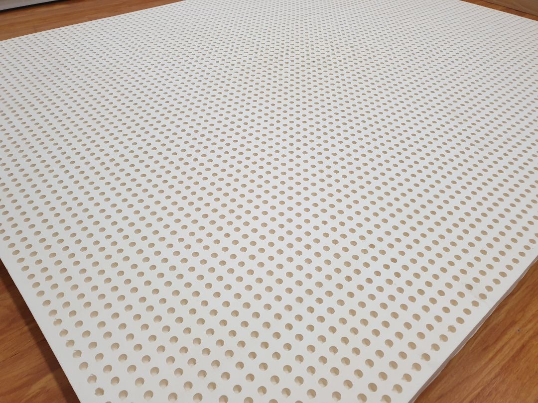 Nệm đẹp, giao hàng nhiệt tình. Nằm êm.