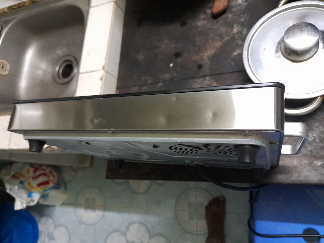 giao hàng bị móp và bể mặt kính. yêu cầu đổi trả