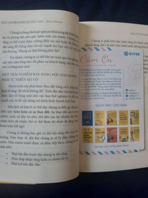 Làm sao để trở nên khác biệt và độc đáo - luôn là vấn đề muôn thuở, đặc biệt là lĩnh vực kinh doanh bán lẻ muôn hình vạn trạng trong thời buổi sớm nở tối tàn hiện nay càng khó khăn hơn. Quyển sách giúp mình nắm được các thành phần thiết yếu để giúp cửa hàng gây ấn tượng với khách hàng. 
Mình rất thích các viết của tác giả, sách về kinh doanh nhưng lại hóm hỉnh không nhàm chán, cảm ơn tác giả và dịch giả đã mang đến quyển sách vô cùng bổ ích, rất đáng đọc.
Chất lượng sách ok, Tiki giao hàng nhanh, mình rất hài lòng.