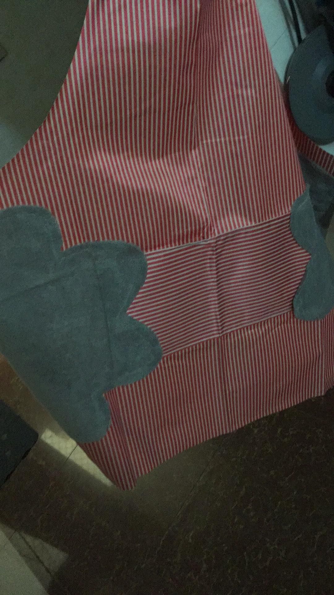 vả tạp dề đẹp, dày dặn. rất là ưng luôn. mình sẽ mua thêm để tặng mẹ mình, Shop giao hàng nhanh