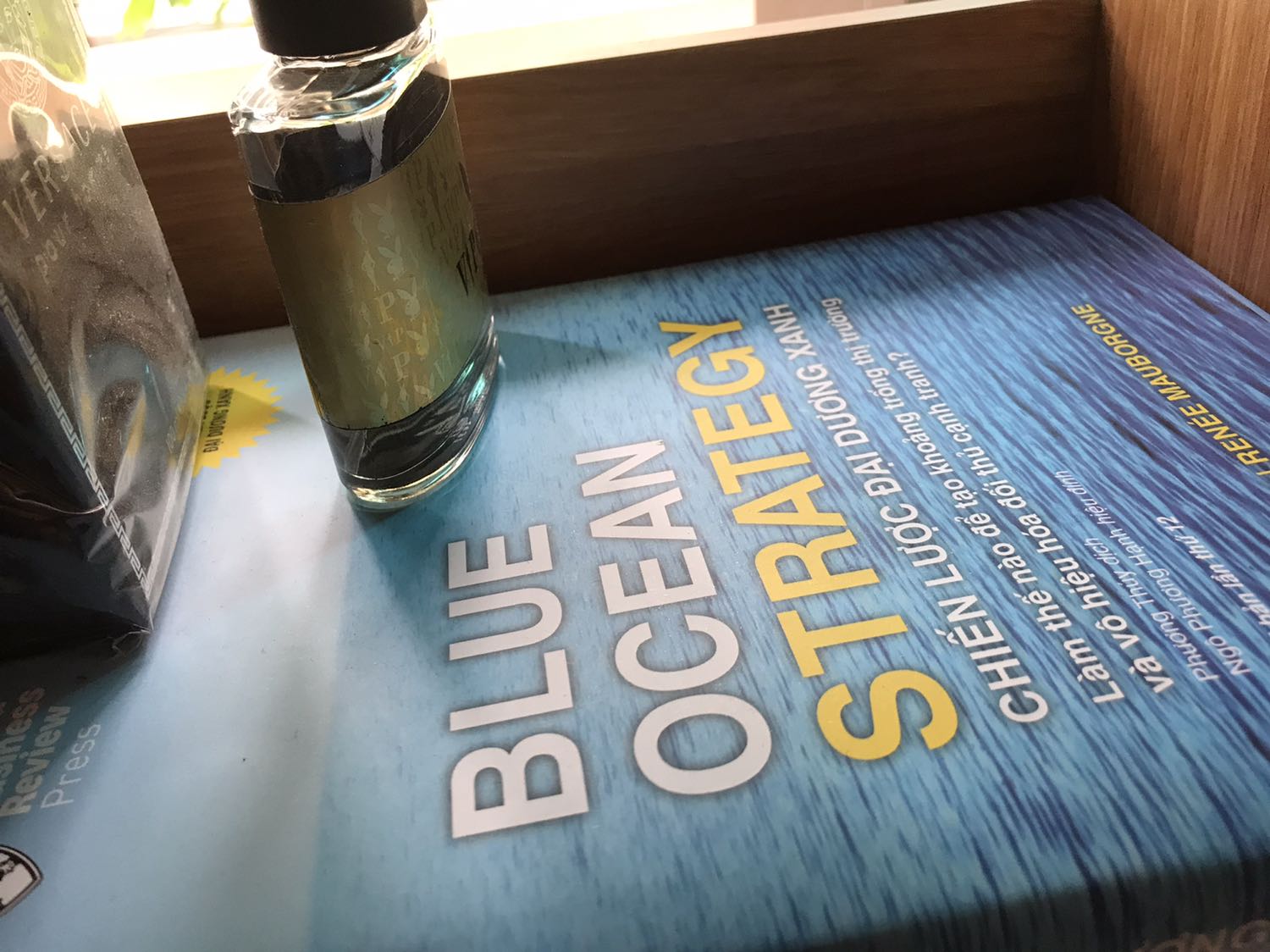 Tôi mua cuốn này từ tiki, đã đọc 1 lần và có nhu cầu pas lại với giá 130.000đ, sách còn rất mới.
Liên hệ : qua zalo ***

Cuốn sách khá hay cho những bạn kinh doanh muốn tăng giá trị sp bằng cách tìm ngách mới trong thị trường.