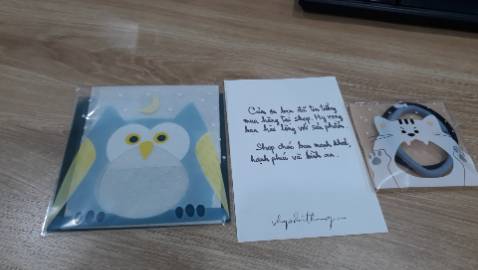 Giao hàng sớm hơn dự kiến 4 ngày, dép giao đủ đúng size, chất lượng hàng Biti's thì k chê vào đâu được. Đặc biệt shop còn tặng quà rất dễ thương nữa, mình rất hài lòng, sẽ ủng hộ ạ