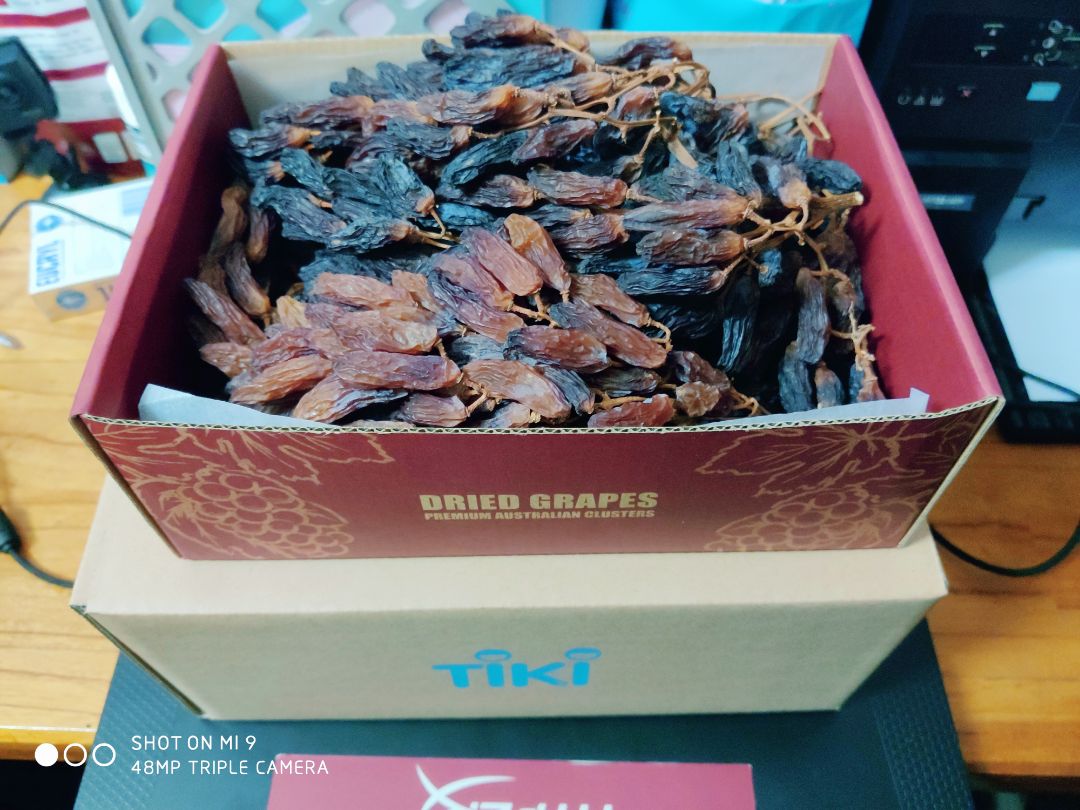 Nho rất ngon và đẹp, quả to mà chùm chùm nhìn thích lắm !!