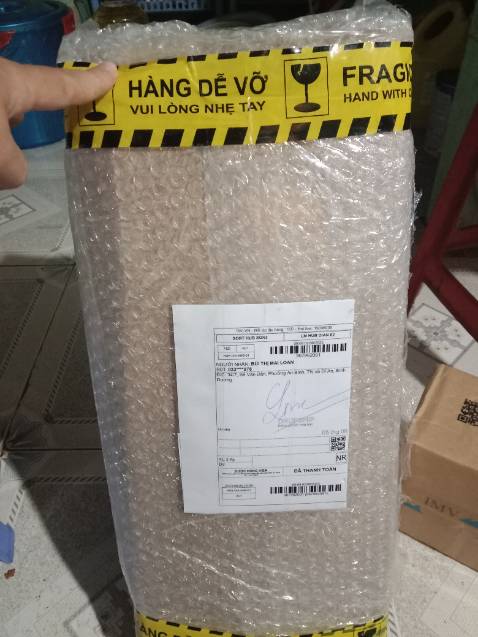 hàng y hình. gói rất kĩ. nhân viên giao hàng thân thiện