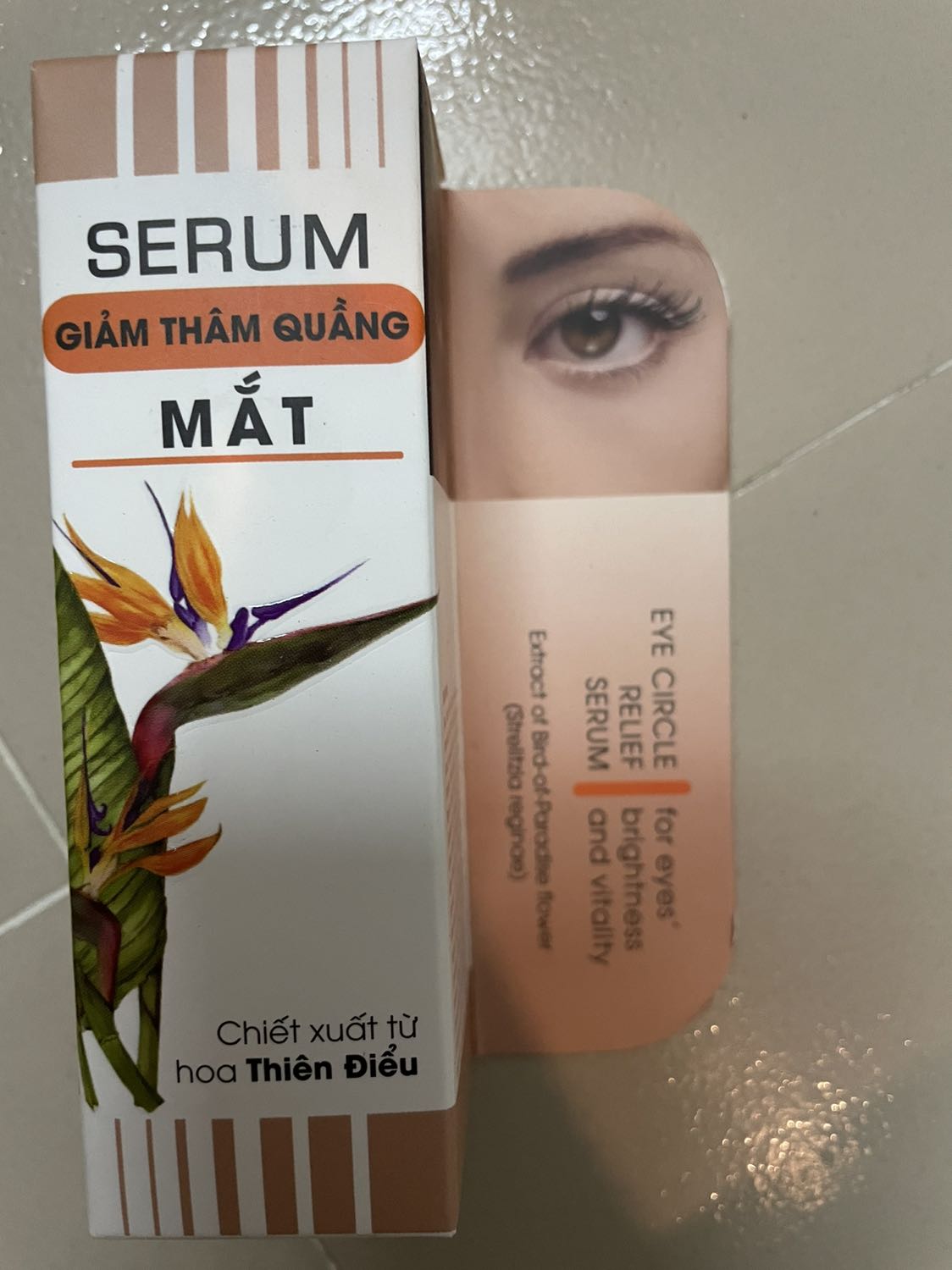 Vận chuyển mất 1 ngày, đóng gói tiki là số 1, dùng thử 2 ngày sáng chiều vẫn chưa thấy tác dụng, rất thích kiểu dáng thiết kế của sản phẩm, chỉ cần nhấn nhẹ là ra 1 lượng sirum vừa đủ.