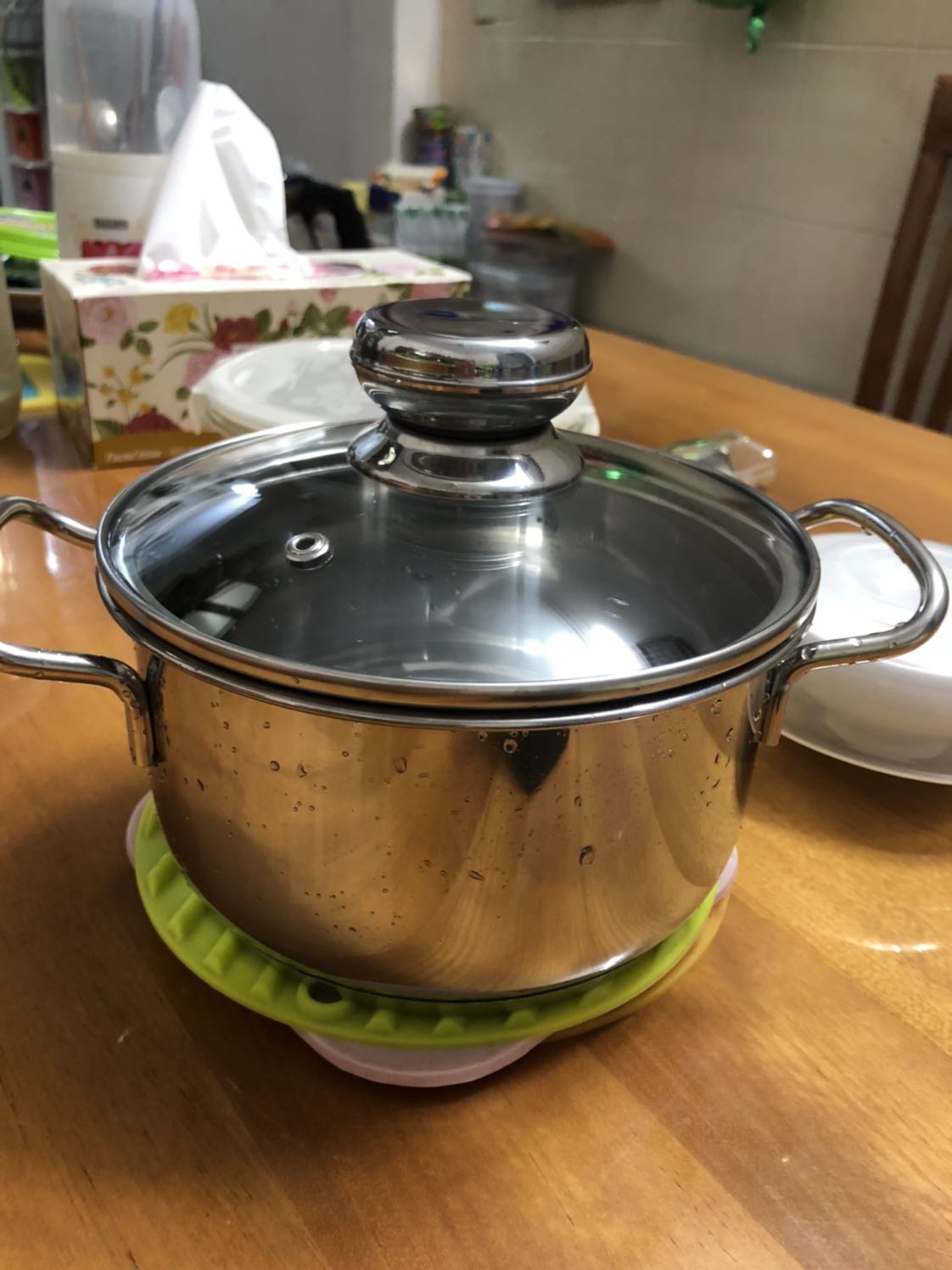 Nồi inox 430 bếp từ 3đáy nắp kính dùng tốt nhé,nổi sáng như hình.