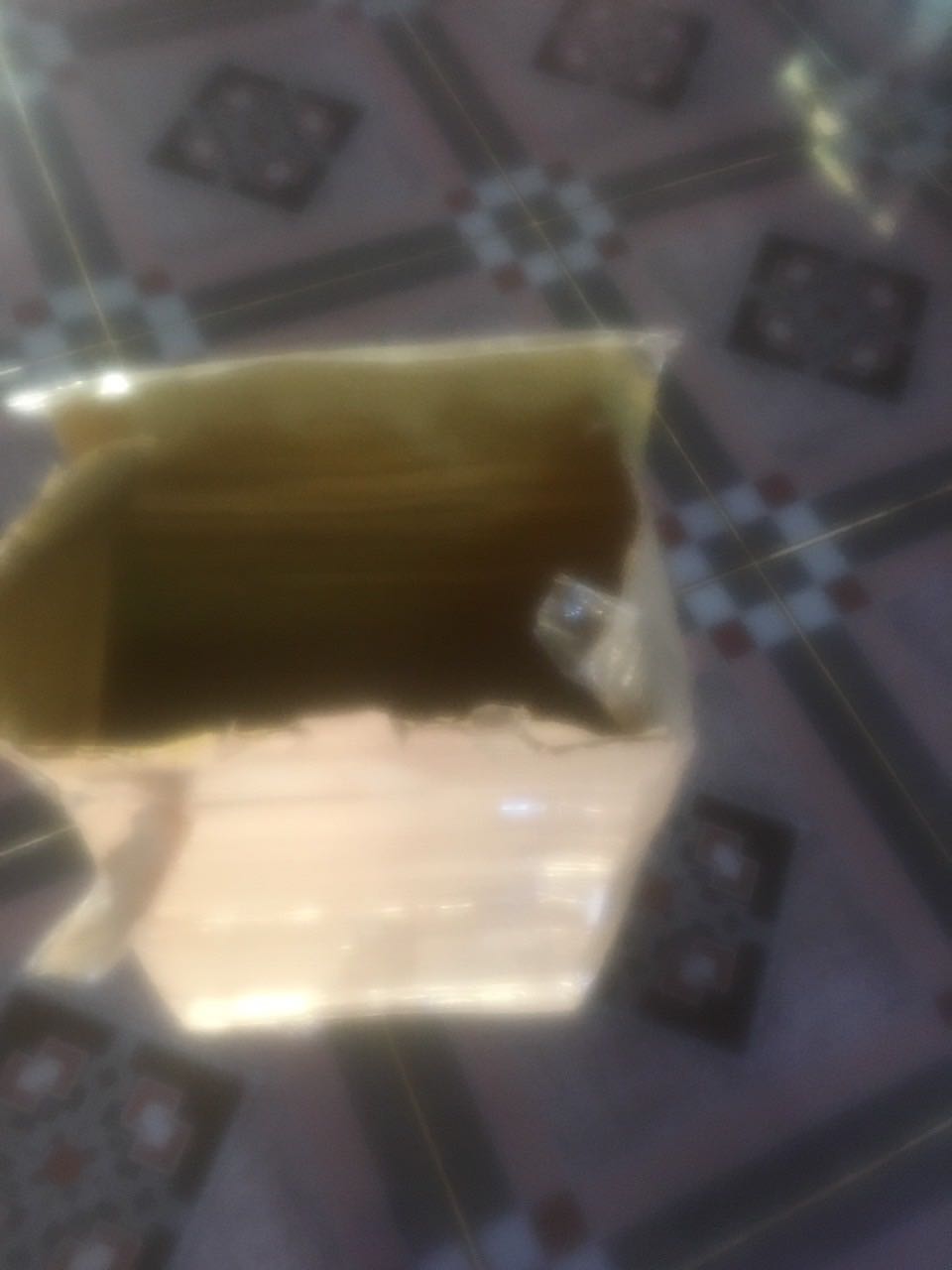 Chất lượng sản phẩm tuyệt với vì mình đã mua dùng o hcm. Nhưng khi mua ship về tỉnh thì bên nhà vận chuyển cực kỳ ẩu mình mua nhiều lần trước lần nào cũng bị 1 bịt sữa bể ra đến lần này bị nhiều quá nên bực mình lên đánh giá. Đến nỗi cái thùng sữa mất luôn phải lấy thùng giấy khác thế cho mình và số lượng bịt sữa không đủ. Chat hiểu vận chuyển kiểu gì bịt sữa loại này cực kỳ chắc nếu để nguyên thùng mình đứng lên dậm cũng chả sao mà k biết bên vận chuyển ẩu cỡ nào. Tiki nên xem lại đối tác vận chuyển lần này mình k trực tiếp nhận hàng nên k trả ngay lúc xem hàng đc. Chand khâu vận chuyển.