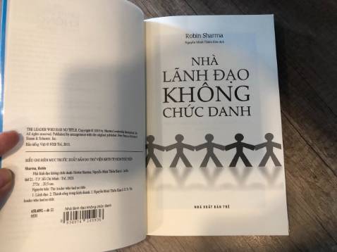 Hình thức: sách mới đẹp, giấy dày, chữa vừa, rõ. 
Cuốn sách cực kỳ dễ đọc và hấp dẫn như hầu hết sách của Robin Sharma. Những triết lý lãnh đạo được cô đọng, phổ quát trong những công thức rất dễ nhớ và hấp dẫn. 
Cuốn sách được viết theo dạng một câu chuyện kể, nên đọc rất thích không rời cuốn sách được.