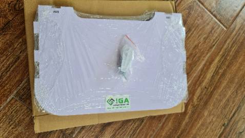 Nên bắt 2 cái bát vào tường chắc hơn 2 cái móc của sản phẩm