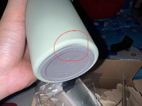 Giao hàng rất nhanh, hàng đẹp nhưng điểm trừ nhân viên không kiểm tra kỹ hàng trước khi đóng gói, đáy ly mặt ngoài bị lõm, méo k đặt vững được. Đã tạo yêu cầu chờ hỗ trợ đổi sp nhưng chưa thấy Tiki phản hồi!