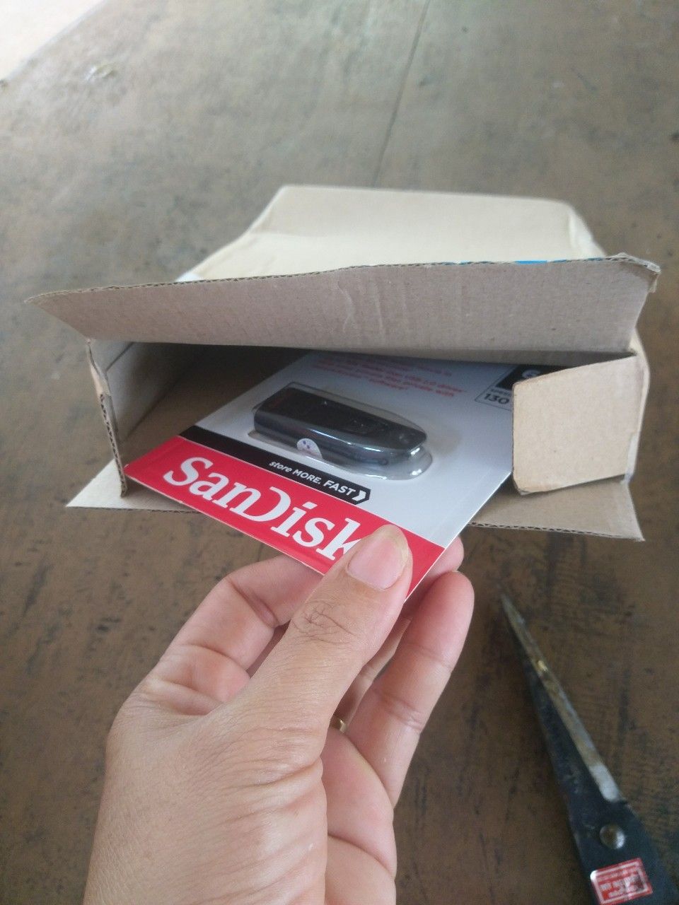 Về tình hình gói hàng không có xốp bảo vệ, lưu y bên tiki nhiêu đó thôi tuy là usb cũng nên có xốp bảo vệ usb chứ.... Còn *** sẽ đánh giá sao.... Về tình hình gói hàng không có xốp bảo vệ, lưu y bên tiki nhiêu đó thôi tuy là usb cũng nên có xốp bảo vệ usb chứ.... Còn *** sẽ đánh giá sao....