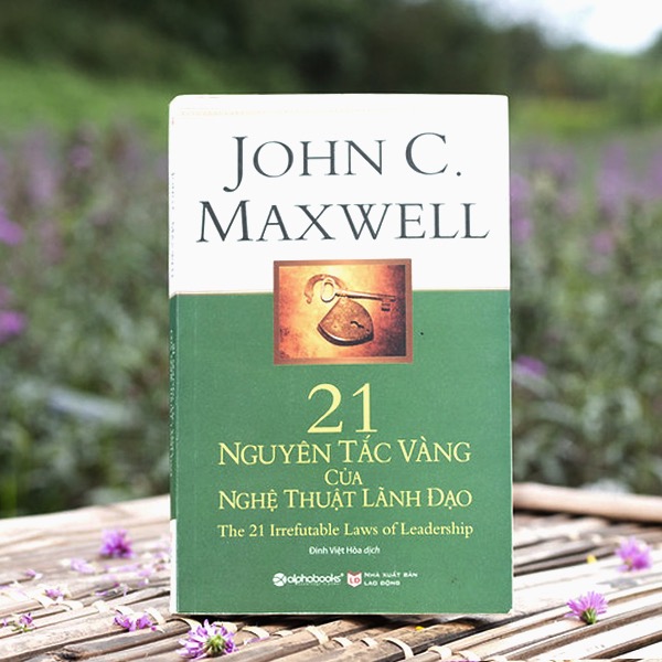 Cực kỳ tâm đắc cuốn sách này khi mà nó đưa ra những cách tiếp cận với kỹ năng lãnh đạo rất thú vị.
