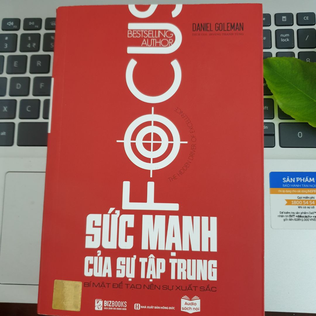 Cuốn sách hay nên đọc. Tác giả biết cuốn sách là tay bút gạo cội của New York Times về lĩnh vực tâm lý và khoa học. Cuốn sách được tổng hợp từ nhiều nguồn, đặc biệt là các nghiên cứu chuyên sâu về não bộ con người đã được công bố. Nêu bật lên giá trị to lớn của sự Tập trung đối với con người trên mọi lĩnh vực của đời sống. Qua đó soi chiếu những người thành công, những nhà lãnh đạo nổi tiếng về phong cách làm việc của họ.
Người đọc sẽ học được nhiều thứ để điều chỉnh bản thân. Định hướng lại mình, xem xét lại mục tiêu và tìm ra cách thức để đạt được mục tiêu trong tương lai gần. 
Sách viết dễ hiểu, dễ đọc, lôi cuốn.