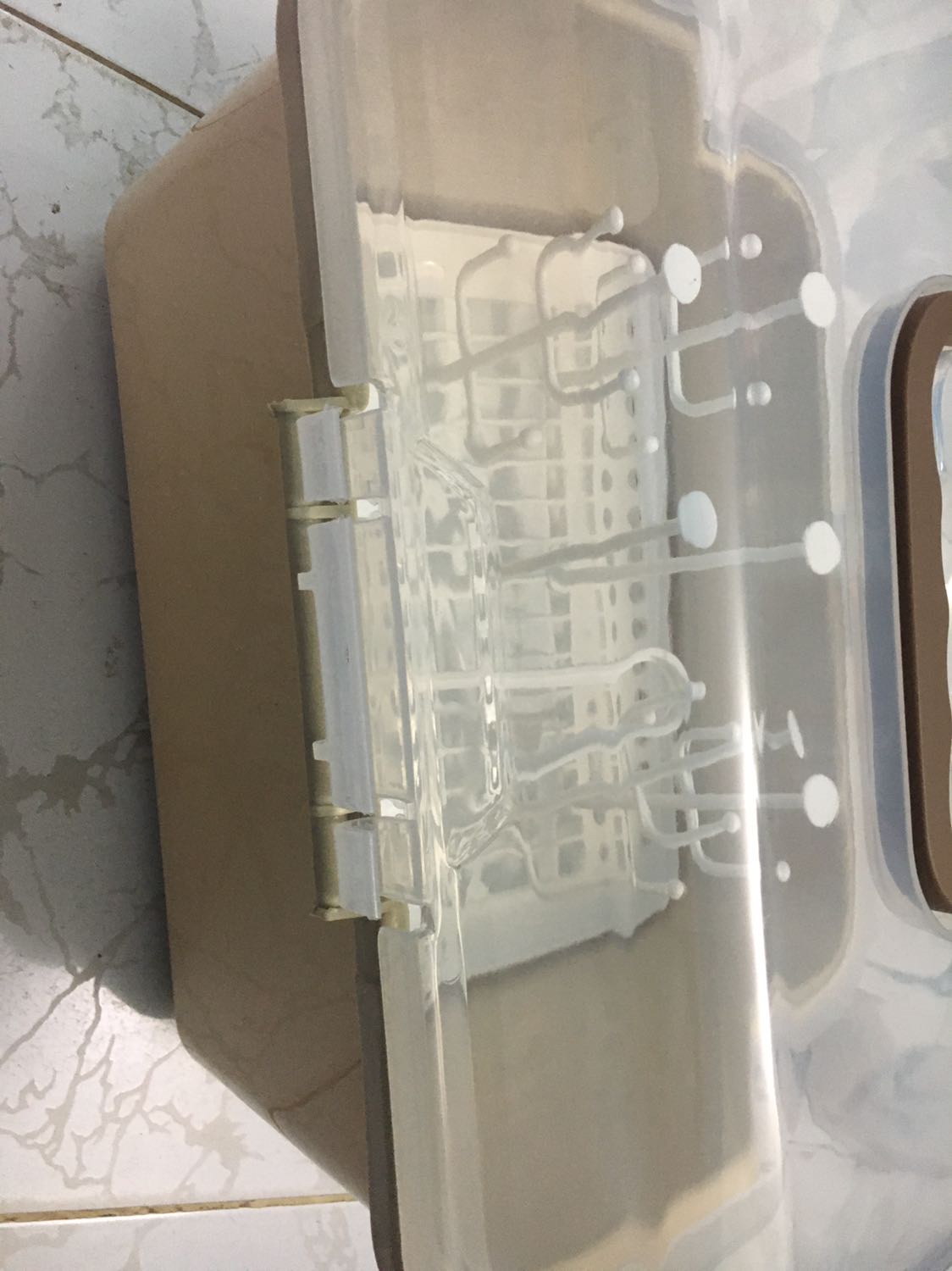 Mua bữa giờ nhưng chưa kiểm tra, nay mở ra mới thấy Hàng bị lỗi, không gắn vào được, khá là phiền. Tiki hỗ trợ đổi hàng cho mình nha.