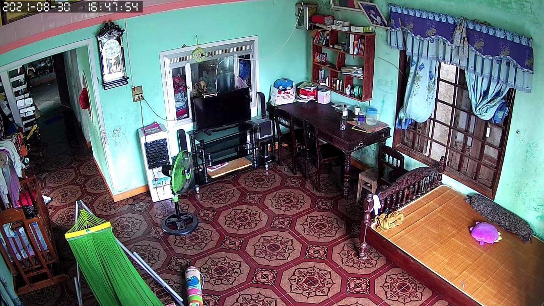 Đóng gói chắc chắn, shop hướng dẫn nhiệt tình, chu đáo. Camera treo lên tường góc rộng hơn lúc mình để bàn. Buổi tối muốn xem có màu thì phải bật led trên camera. Mình thấy cũng k cần nên k bật. Hài lòng, tặng shop 5 sao.