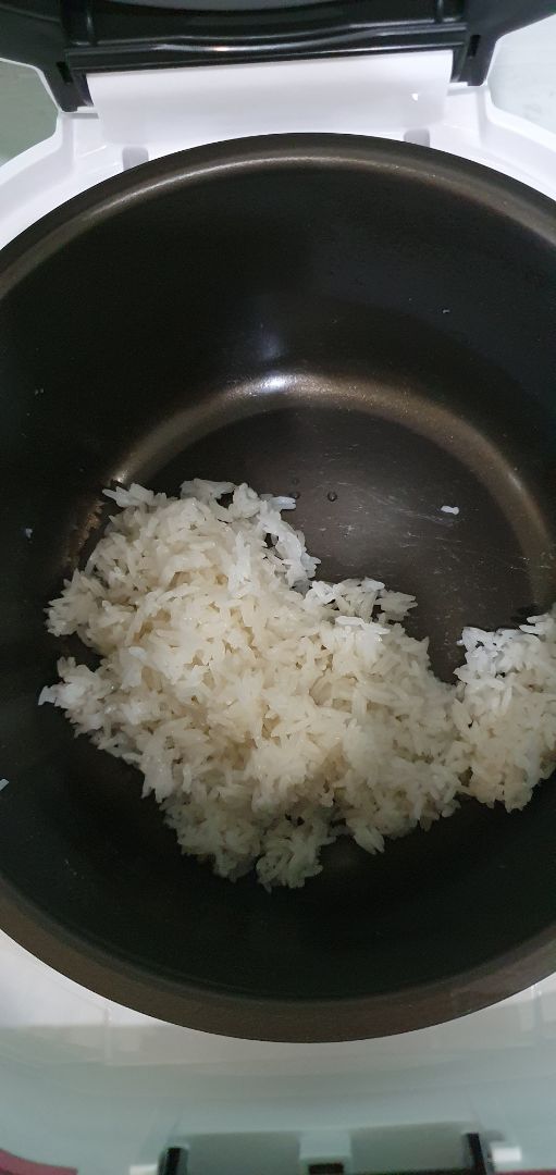 Nồi cơm đẹp, xịn, vừa đủ 2 người ăn, nấu không cháy khét. Hàng xuất xứ Hàn Quốc, hoàn thiện đẹp. giao hàng nhanh.