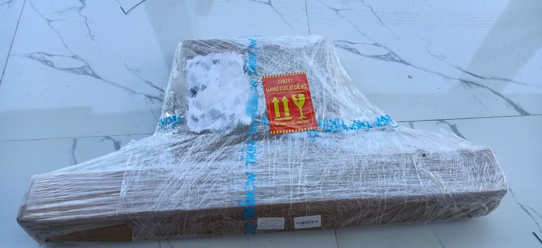 hàng ok, đèn sáng có 2 màu có tùy chỉnh độ sáng , cao 2m và tùy chỉnh độ cao đc, tổng quan nhìn chắc chắn gói hàng cẩn thận