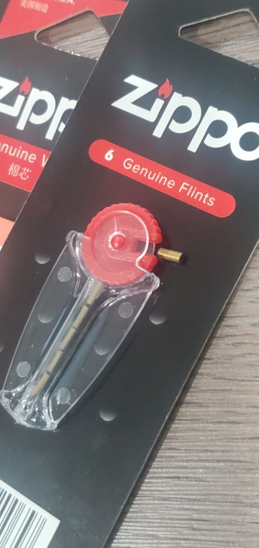 Hàng giả hiệu Zippo, không đáng 1 xu