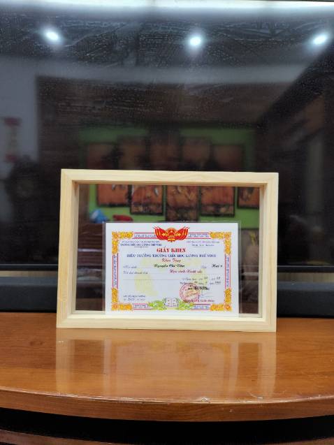 Sản phẩm đẹp như mô tả, giao nhanh, và đóng gói cẩn thận, cực kỳ hài lòng