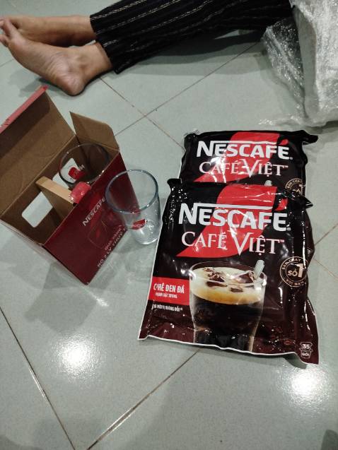 Cafe đúng như giới thiệu, hạn dùng tới ***, Tiki giao hàng nhanh, đầy đủ sản phẩm và quà tặng. Đóng gói tốt. Hài lòng.