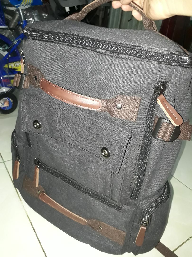 Balo bao chắc chắn nha. dây kéo tốt, êm