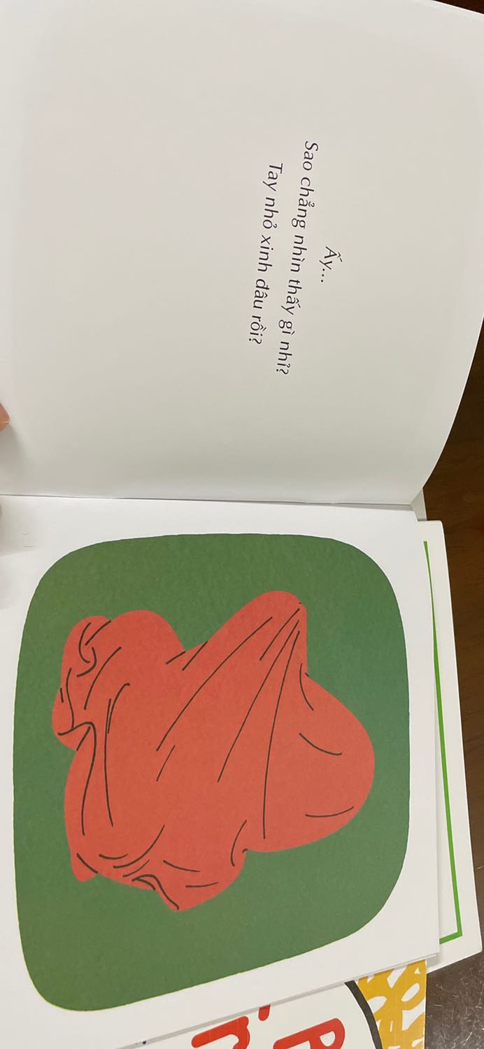 Hình ảnh rõ nét, màu in đẹp, có 2 loại chất liệu giấy: giấy nhám và giấy bóng, cả 2 loại đều bắt mắt, nội dung đơn giản dễ thương, phù hợp với trẻ nhỏ