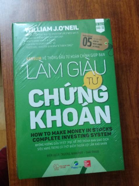 Tiền nào của nấy là có thật, người bán chăm chút cho sản phẩm của mình từ những chi tiết nhỏ như: câu cú trong dịch thuật rất chuẩn và chuyên nghiệp, bố cục trình bày dễ hiểu, dễ nhìn, màu sắc hài hòa, chất lượng giấy, đóng quyển, đóng gói hàng hóa thì khỏi bàn - vô cùng cẩn thận. Quyển sách quá đẹp tới mức khi đọc cũng phải vô cùng cẩn thận để tránh làm nhàu giấy ko thì tiếc lắm :D