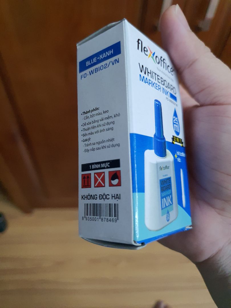 Nét viết khá thanh, đầu ngòi lâu bị tòe, tuy nhiên, mua 5 cái cùng loại mực mà khi viết lại ra cái nhạt cái đậm màu hơn.