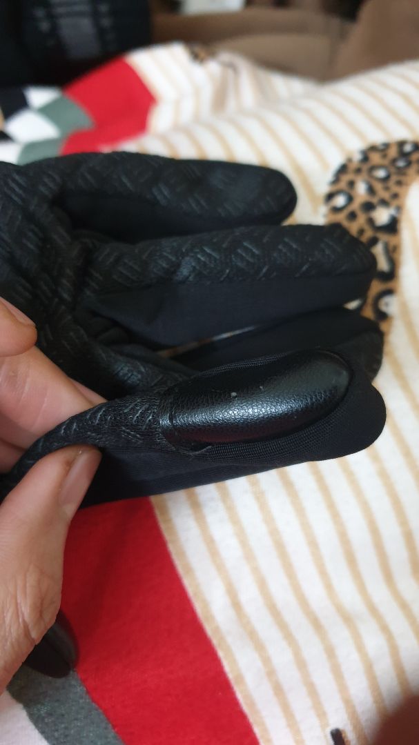 vải mỏng tanh, chỉ có thể đi trong thời tiết bình thường, ko chống đc nước, không chống gió, đi mưa mùa đông lạnh cực kỳ buốt tay, quảng cáo chỉ là quảng cáo vải mỏng tanh, chỉ có thể đi trong thời tiết bình thường, ko chống đc nước, không chống gió, đi mưa mùa đông lạnh cực kỳ buốt tay, quảng cáo chỉ là quảng cáo