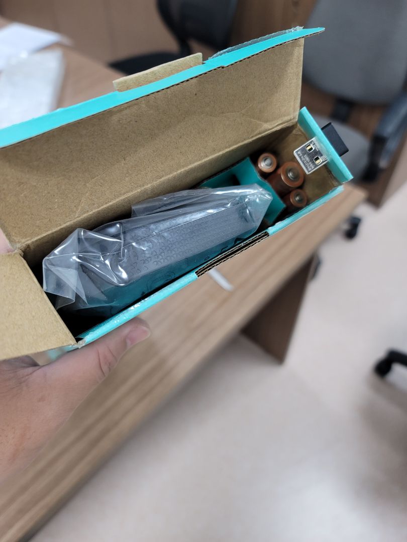 đúg là bàn phím chính hãng nhưng kỉu in chữ trên mặt phím kog đc bền dùg lâu và nhiều sẽ mất ký tự trên phím, giá cao so vs các thươg hịu khác khác. đúg là bàn phím chính hãng nhưng kỉu in chữ trên mặt phím kog đc bền dùg lâu và nhiều sẽ mất ký tự trên phím, giá cao so vs các thươg hịu khác khác.