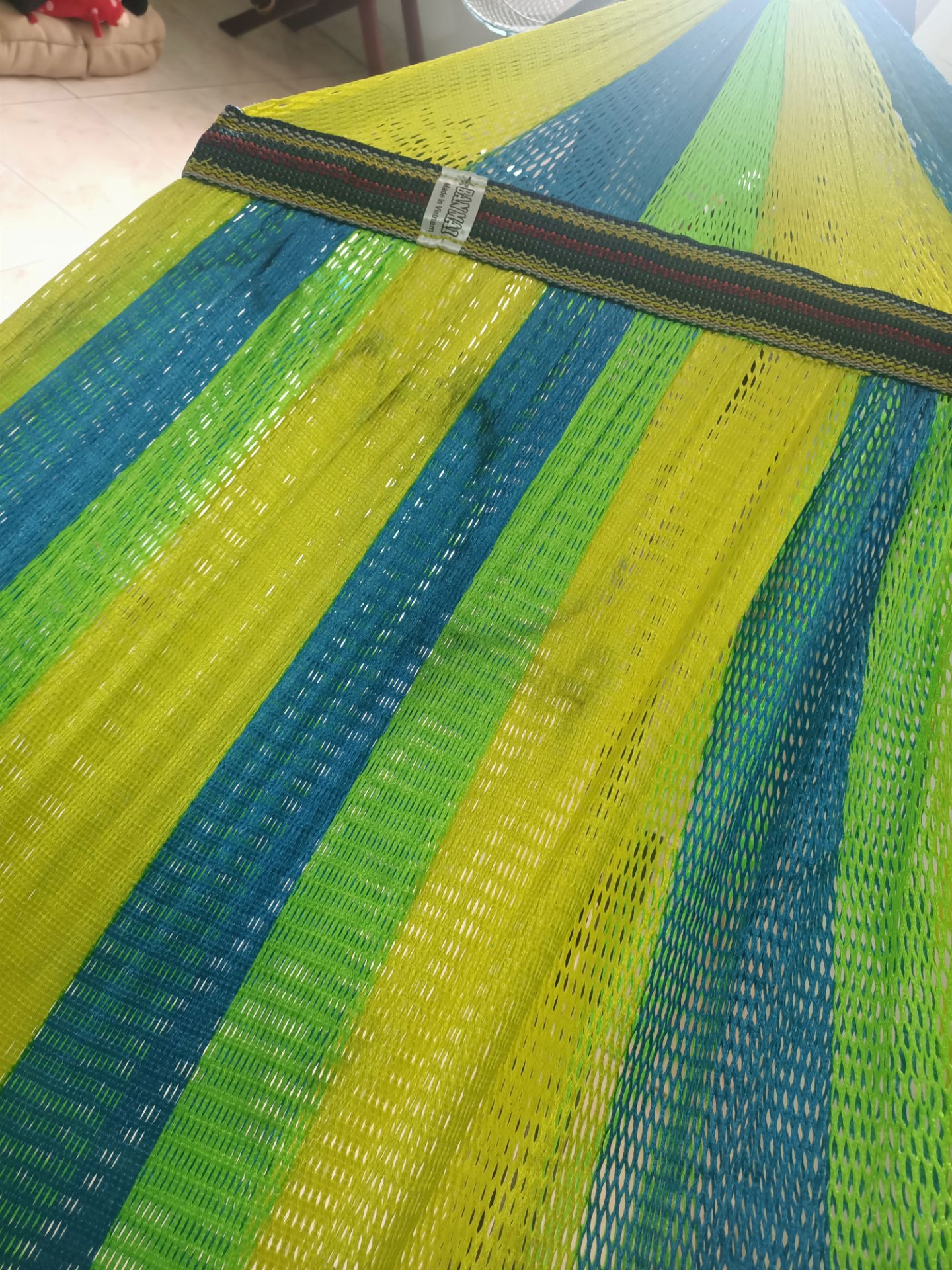 võng chắc chắn, có điều giao bị dơ, ko biết giặt sạch nổi ko