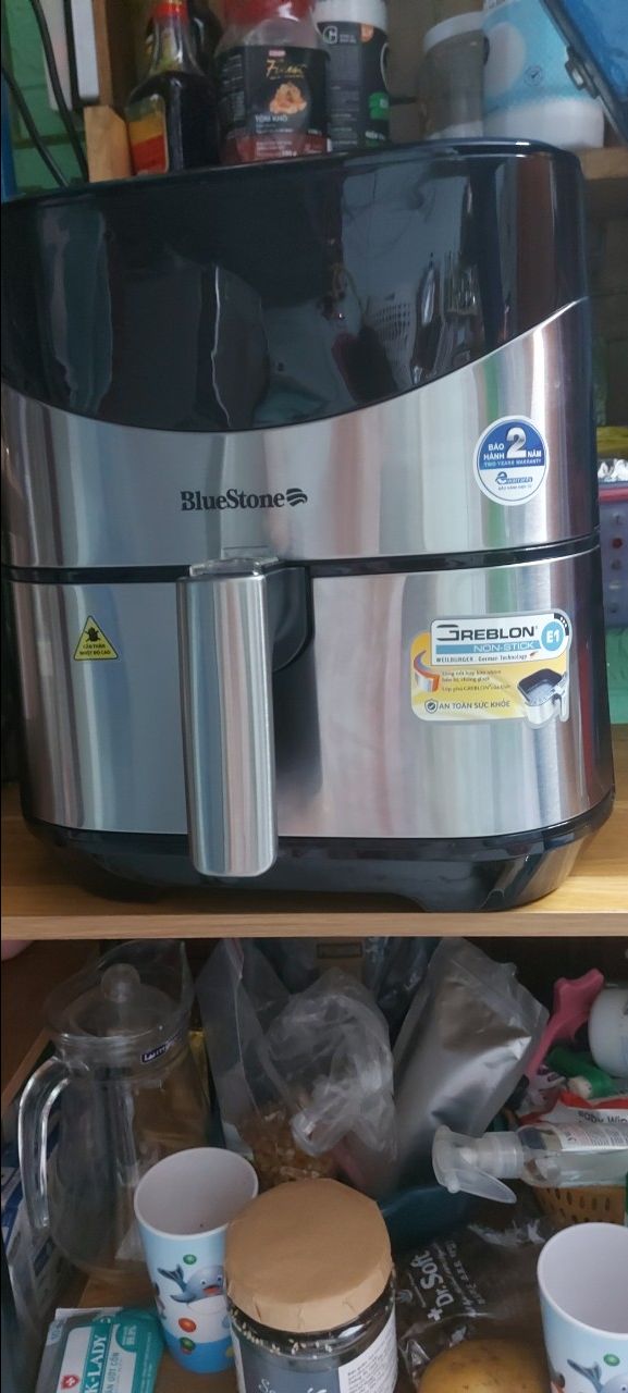 hình thức đẹp, được giảm giá, được quà khuyến mãi. giao hàng thì khỏi phải bàn. gửi 5 6 cái email, tốn 50k gọi tổng đài, thời gian từ lúc đặt đến giao hàng mất 2 tháng đúng mới nhận được. nhân viên giao hàng thân thiện. về chất lượng còn phải *** mới pik dc.