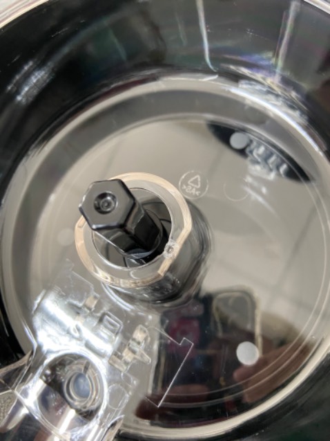 Đã đổi 1 lần vì khay bị bể. Sau đó Tiki đổi lại cho mình 1 cái máy khác và cái khay vẫn bị bể. Vậy là đã đổi dữ chưa?!