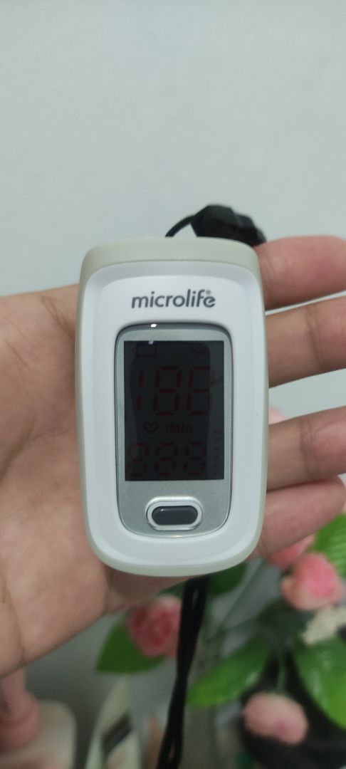 Máy gọn, cách sử dụng dễ dàng,   giá cũng ổn áp, mùa dịch nên có để theo dõi có gì trở tay kịp để không trở nặng.