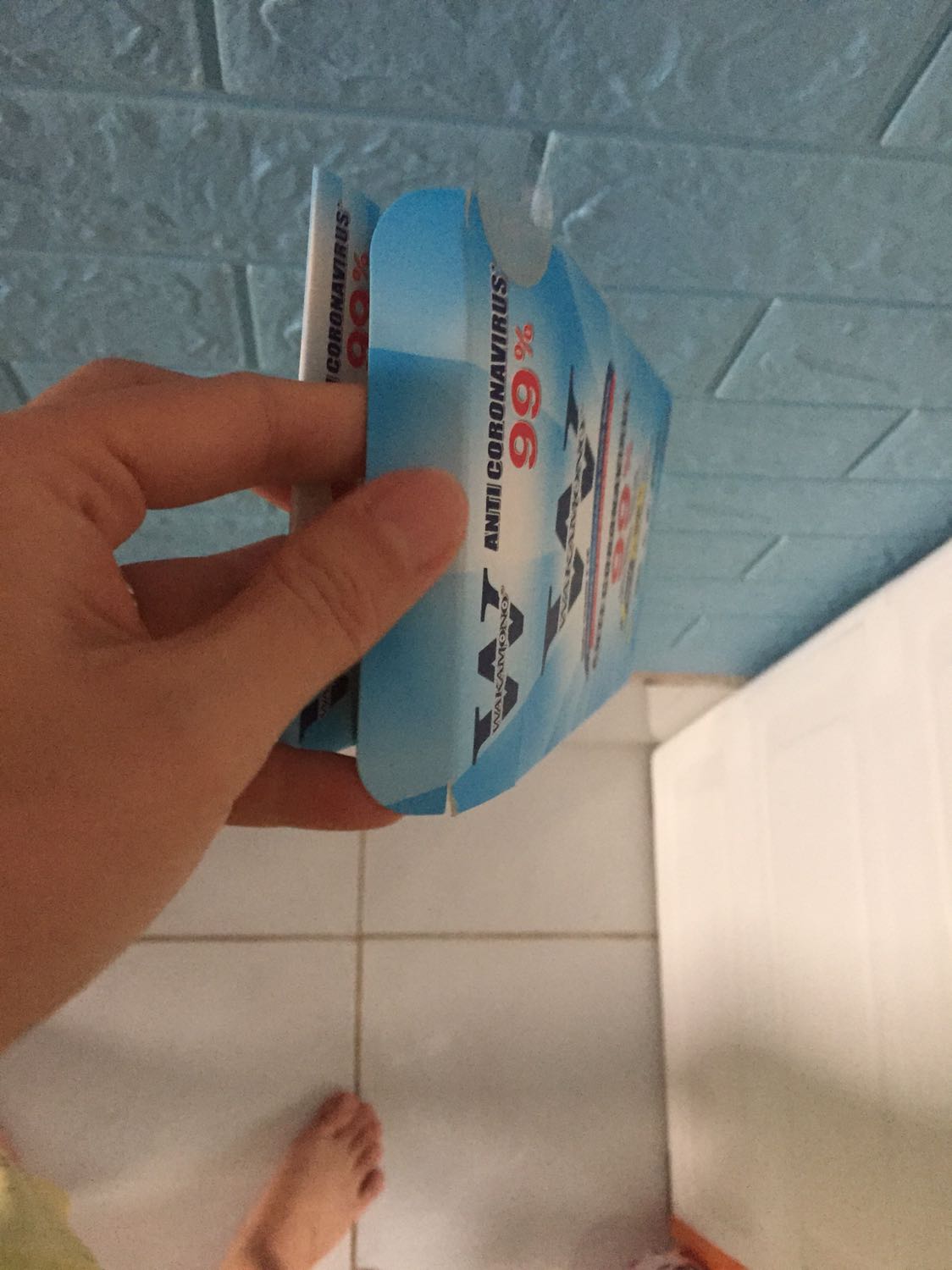 Giao hàng rất nhanh, hàng xịn thơm mùi quế. Hộp còn nguyên seal. Đóng gói hàng cẩn thận. Đã mua 6 hộp và mới đặt thêm 6 hộp.