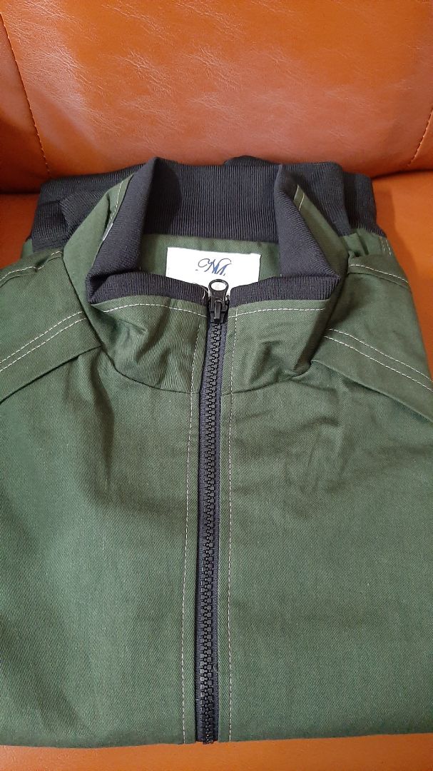 cảm ơn shop vs tiki cho 1 cái áo quá ưng , vừa nhận dc áo là thấy ok liền luôn ! đường chỉ may chắc chắn dung nhu mo tả chất lượng rất tốt, có nhiều túi 
rất tiện lợi , m55 size m là ok chuẩn body ,  chúc shop và tiki ngày càng phát triển nha , giao hàng rat nhanh luon