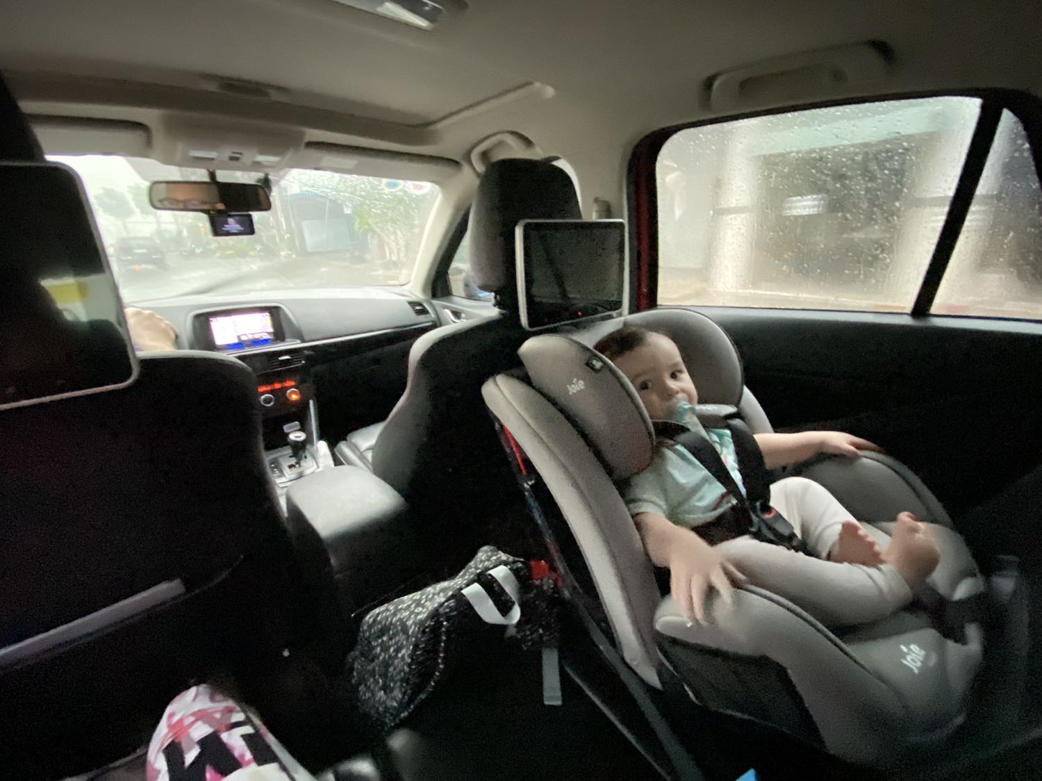 Nhận được ghế, đã cho bé nhà mình *** ngồi lần đầu, cả bé và bố mẹ đều ưng cái bụng. Ghế chắc chắn an toàn, bé ngồi thấy khá thoải mái. ƯNG CHẤT LƯỢNG 👍👍