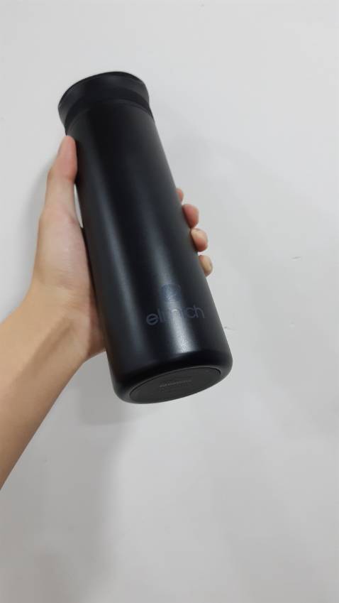 mình nhận đc chả chống sốc gì luôn, nhưng ko bị móp. Bình giá 400 mấy giảm còn chưa tới 200k. Thiết kế thể thao, chất inox đẹp- chuẩn 304, được tặng 1 ron (gioăng) cao su. Giữ nóng- lạnh 8 tiếng; bảo hành 6 tháng. 
Từng dùng của Elmich, thấy cũng chất lượng nên mua tiếp, loại trc dùng bị rách gioăng cao su.
Giá cả đa dạng và rẻ hơn Lock & Lock.