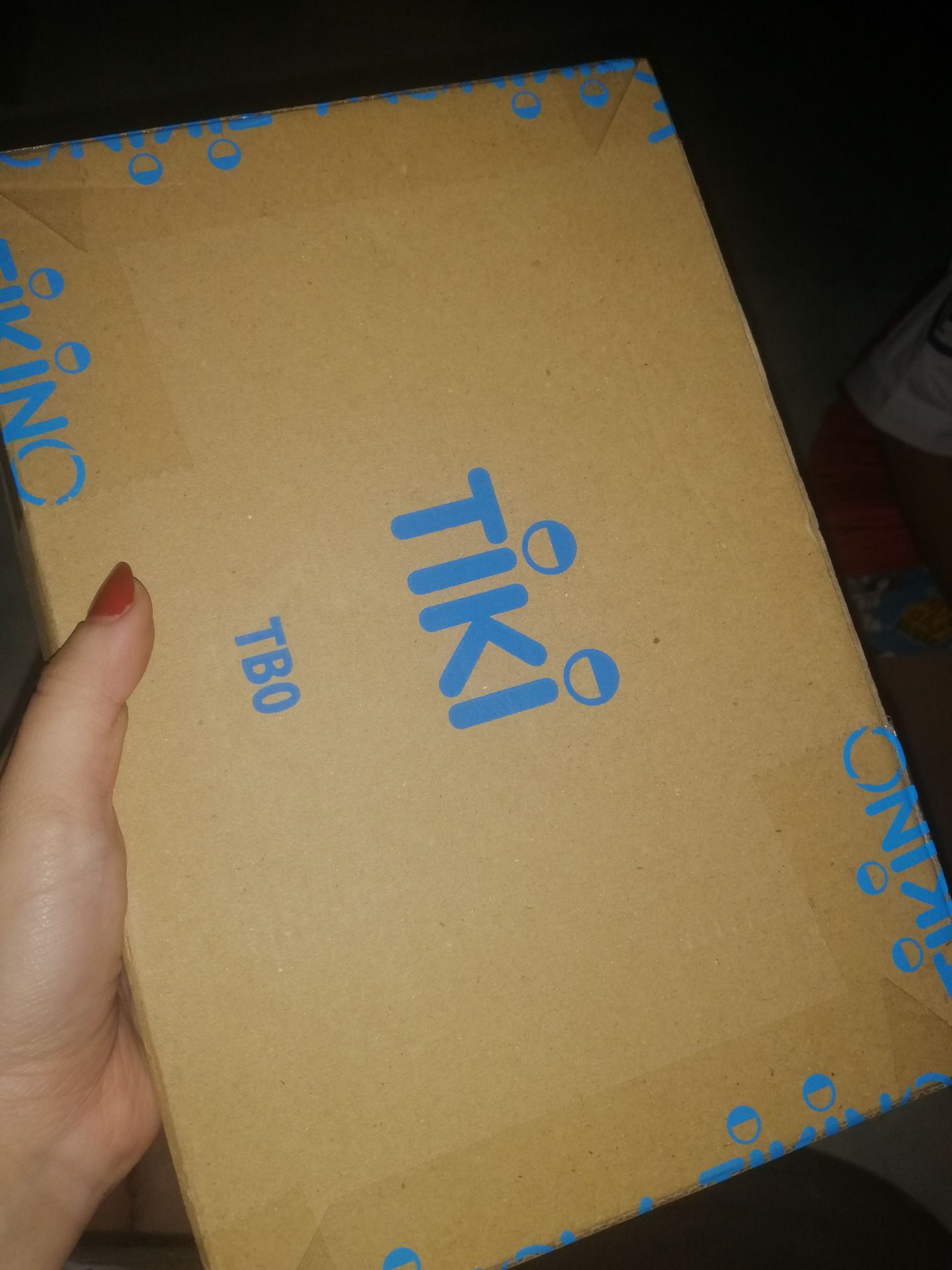 Rất yên tâm khi mua bên tiki. Shipper giao hàng cuc kì thân thiện và vui tính