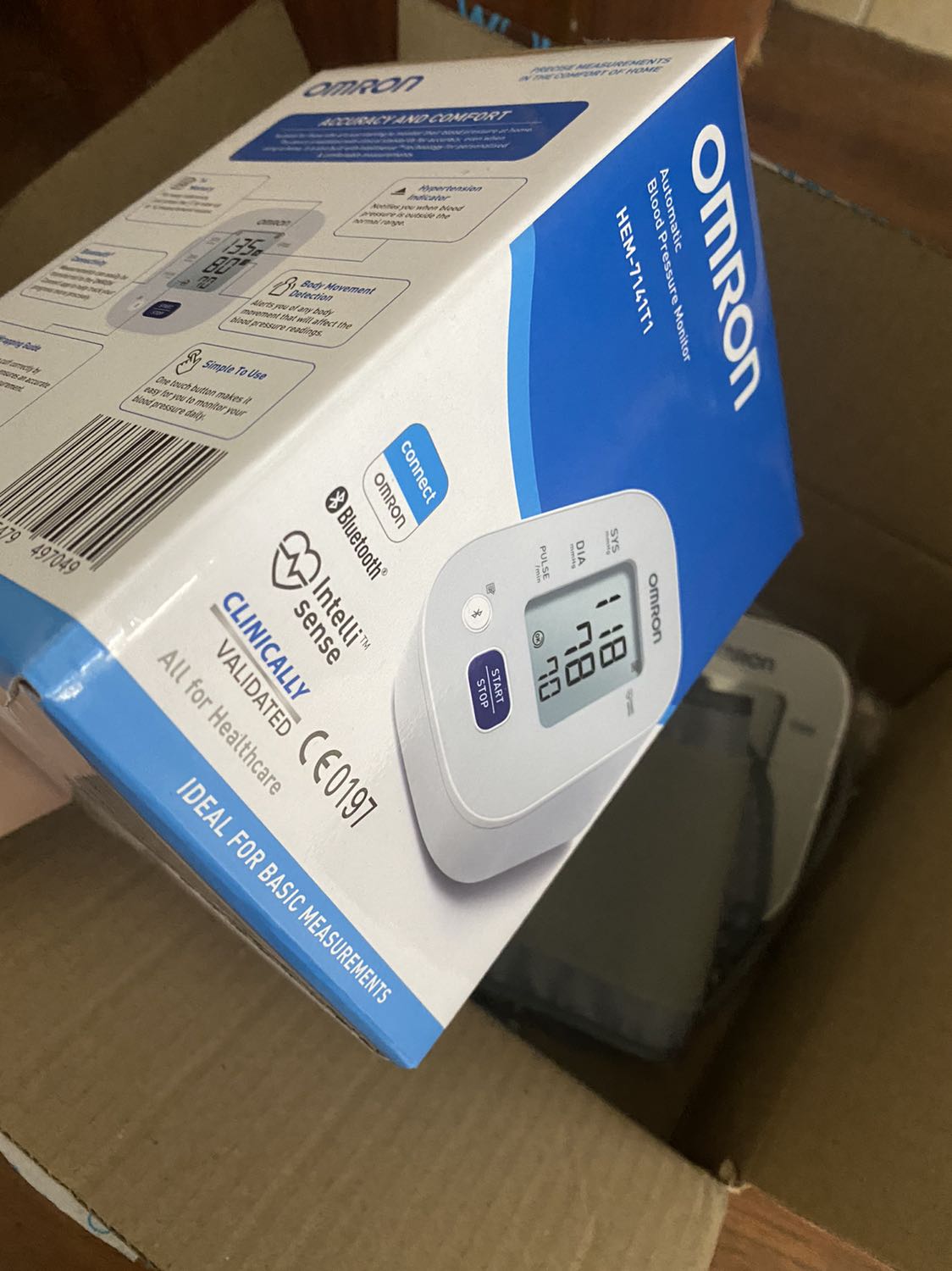 Sản phẩm rất oke, hàng chính hãng. 
Mình mua tặng ba mẹ, giao diện dễ sử dụng cho người lớn tuổi.
Siêu recommend