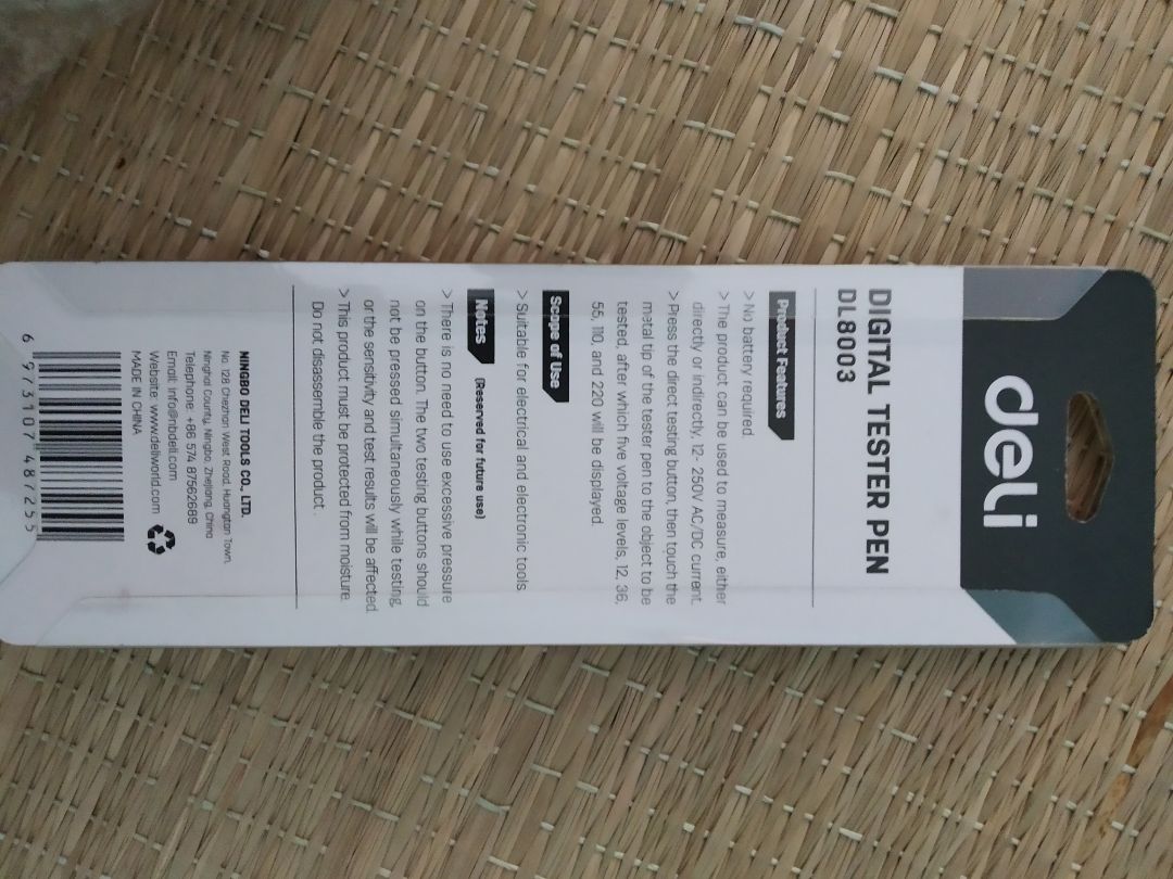 bút nói chung tạm được, không tốt lắm vì tiền nào của nấy, được cái tôi dùng 2 tháng rồi không bị hỏng hóc gì
- ưu điểm: phát hiện chỗ có điện với số hiệu điện thế (chưa kiểm tra độ chính xác)
- khuyết điểm: không thể xác định được chỗ đó có thật sự là rò điện hay không, tôi mới mua ấm siêu tốc về thử bên ngoài vỏ thì báo là có điện, trong khi tôi sờ tay thì chả sao cả, nếu sau này dụng cụ nào đó mà chập cháy kiểm tra bằng bút này mà nó báo là có điện thì không biết nên tin là chỗ đó có rò điện hay ko, nói chung các bạn mua nên cân nhắc