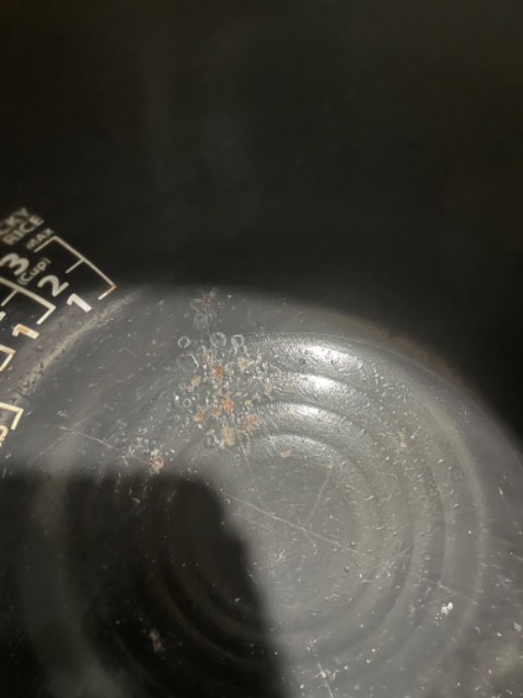 Nấu cũng OK nhưng lòng nồi bị bong tróc hết đề nghị nhà bán bán luôn cái lòng nồi mới Nấu cũng OK nhưng lòng nồi bị bong tróc hết đề nghị nhà bán bán luôn cái lòng nồi mới