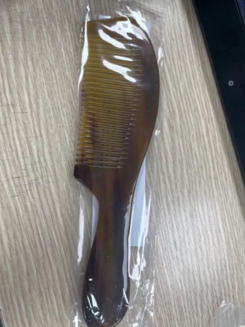 Lược trơn, mịn, màu sắc OK