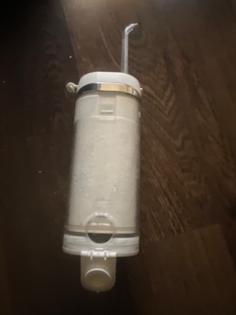 Mình dùng hết pin xong không sạc pin được. Bên bán đã liên hệ để bảo hành sản phẩm cho mình.